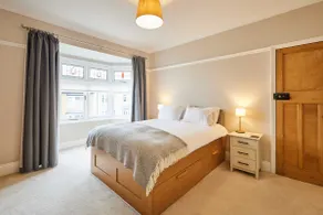 Host & Stay - Bristol Avenue - Image 3