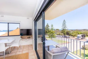 Cottesloe Seaside Bliss - Image 2