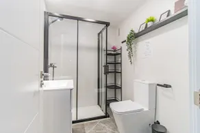 Your Large Family Apartment in Zaragoza - Image 3