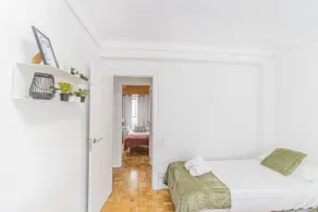 Your Large Family Apartment in Zaragoza - Image 2