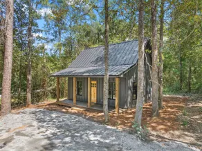 Charming Cabin, Sleeps 6 - Image 3