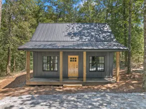 Charming Cabin, Sleeps 6 - Image 2