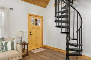 Charming Cabin, Sleeps 6 - Image 4