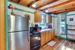 Rustic Brina Breeze Cabin! - Image 5