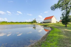 Ponds, Trails & Pub Room Fun: Hillsboro Getaway - Image 2