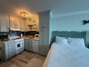 Renovated Beach Front Condo - Top of the Gulf 302 - Image 5