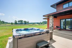 Door County 5BR Estate: Hot Tub + Theater - Image 4
