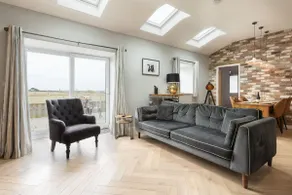 Cosy Barn Conversion - Private Estate - Hot Tub - Image 3