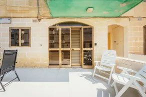 Mellieha Town Centre Bright & Spacious 3 Bedroom Apartment - Image 3
