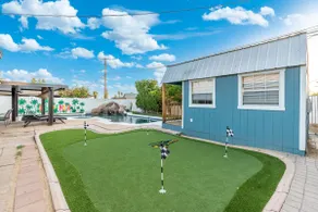 5BR Pool Games Mini Putt BBQ Patio & Firepit - Image 5