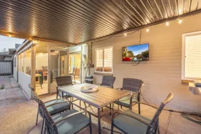 5BR Pool Games Mini Putt BBQ Patio & Firepit - Image 3