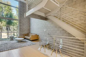 Walk to Universal Studios: Loft-Style LA Home - Image 3