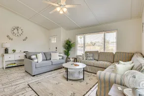 Welcoming Group Getaway w/ Pool & Patio in Peoria! - Image 4