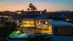6BR Luxe Villa w/ Infinity Pool & Ocean Views - Image 3