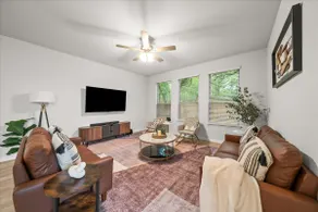 Luxurious 4 Bed Duplex Getaway! - Image 2
