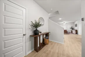 Luxurious 4 Bed Duplex Getaway! - Image 3