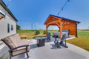 Rural Home w/ Hot Tub < 7 Mi to Winery & Golfing - Image 2