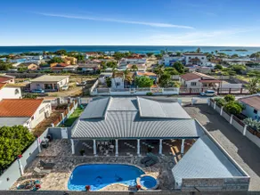 Incredible 4 BR Home with Private Pool Near Ocean - Image 2