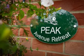 Peak Avenue Retreat - Image 3