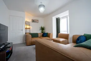 Peak Avenue Retreat - Image 4