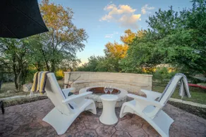 Hilltop Oasis w/Pool, Hot Tub, Fire Pit + Views - Image 4