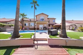 Lakefront Oasis-Heated Pool, Spa & Views! - Image 2