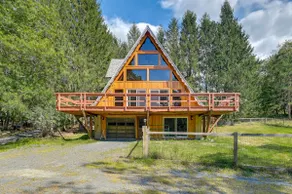 A-Frame Retreat: Next to Grafton Lakes St Park - Image 3