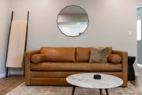Clintonville Brand New Apartment - Image 2
