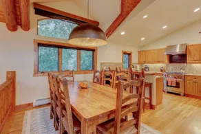Spacious 4BR 4BA Mountain Retreat with Beaver Creek Shuttle - Image 3