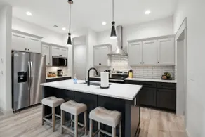 Brand New Cool Comfy Lawrence Retreat - Image 3