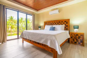 Sleep 11-Beachfront-Pool-Wildlife-100MB -Suites - Image 3