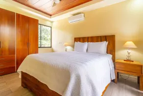 Sleep 11-Beachfront-Pool-Wildlife-100MB -Suites - Image 5