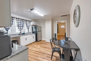 The City Cottage 2.0 - 2 Queen Beds/ Full Kitchen - Image 2