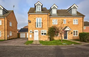 Spacious Home w Garden & Parking - Hampton Hargate - Image 5