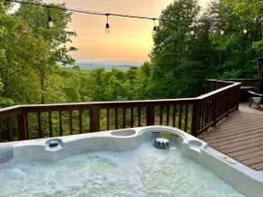 Sunset Views~HotTub~Fireplace~Mountain Escape - Image 4