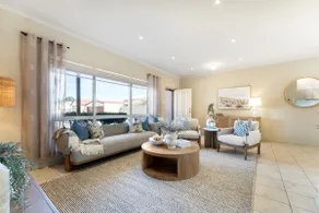 Hinkler on the Lane—Stylish Coastal Escape - Image 4