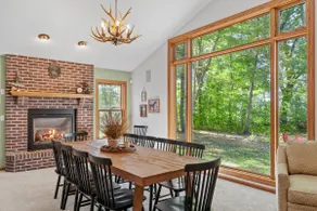 Lakefront dream home, hot tub, pool, 2 fireplaces - Image 4