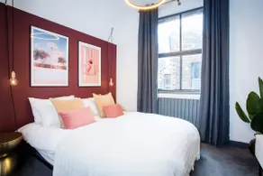 Stay Awhile - Stylish Industrial 2BR Duplex, NQ - Image 3