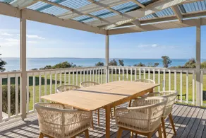 White House Ventnor Beach - Image 3