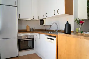 Bright apartment meters from Plaza de las Flores - Image 5