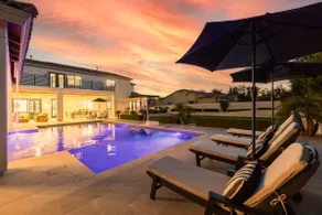 Luxury Outdoor Living - Heated Pool and Hot Tub - Image 3