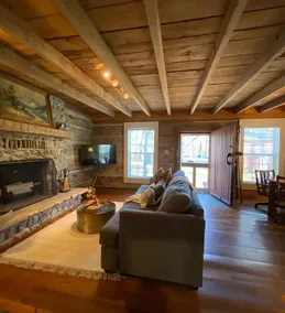 Historic Cabin Hideaway: Woods & Charm - Image 4