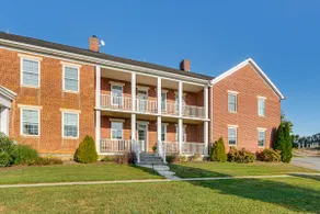 5,000 Sq Ft Antebellum Farmhouse 3 Mi to Antietam! - Image 4