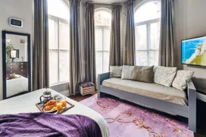 Central Luxury Spacious Pads & Sauna - Sleeps 15 - Image 4