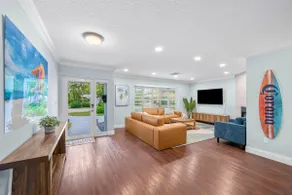 Walk to Beach, Pier, Food & Shops | Heated Pool - Image 4