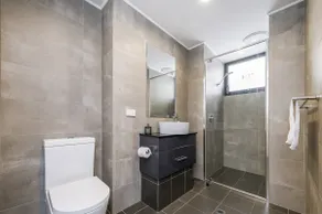 Fun for Families: Location, Cinema, Games, Wifi - Image 4