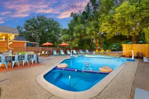 The Painted Paddle Pool Hottub Pickleball Court - Image 5