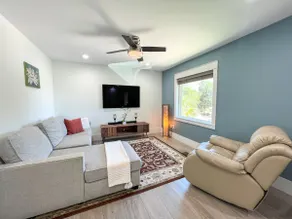 Stay Cozy: Perfect location near UWF - Image 4