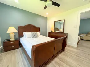 Stay Cozy: Perfect location near UWF - Image 2