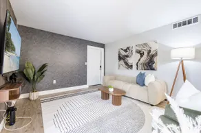 Central South Tampa - Walkable 2BR with Pool Access - Image 3